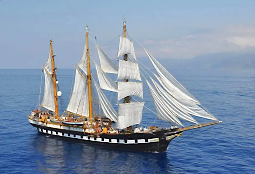 Nave Palinuro navigazione